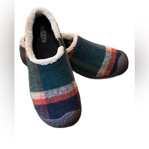 Keen Hard Sole Slippers, Sz. 7, Green/Orange Plaid, Fuzzy Lining